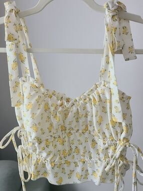Kirious Yellow Floral Tie-Shoulder Crop Top